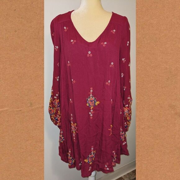 TR Free People Embroidered dress - EUC - Picture 1 of 7